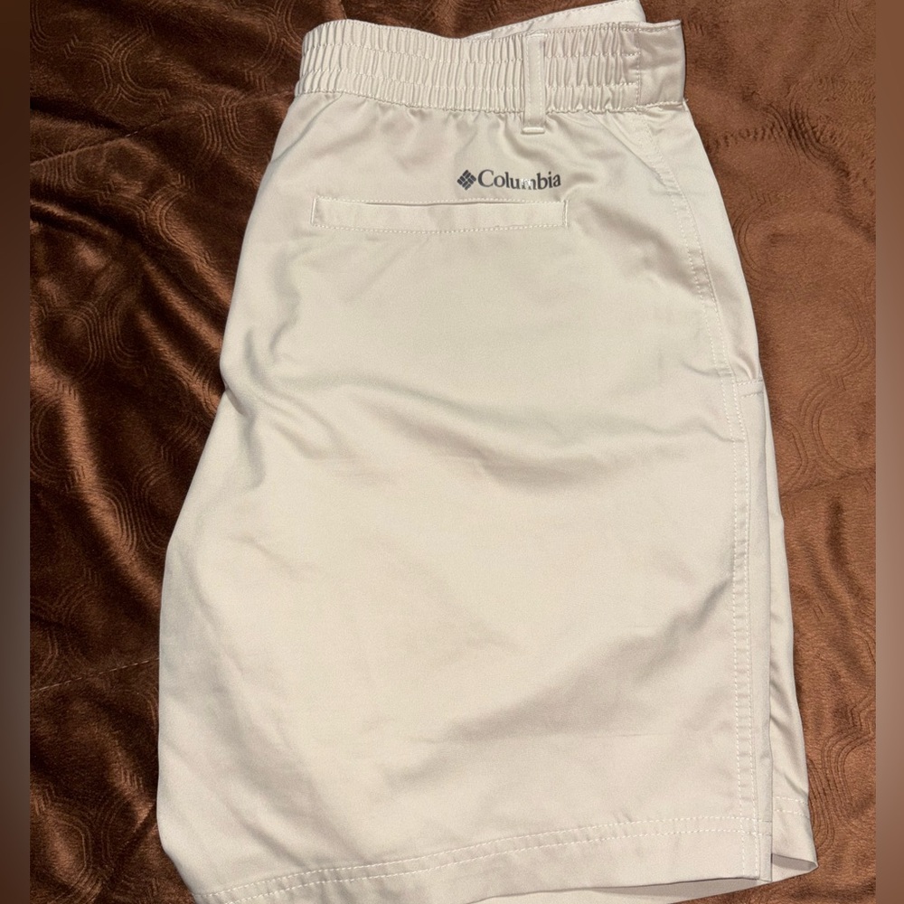 Men’s COLUMBIA shorts size 36W